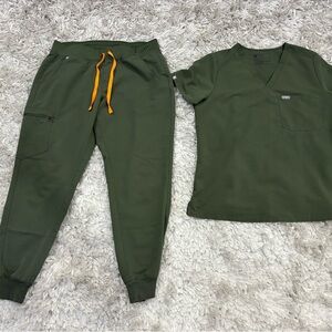 Large Figs Green Scrub Set